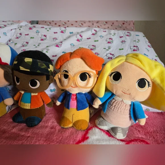 Strangers Things - Collectable Stuffies! 🖤 - Picture 3 of 5